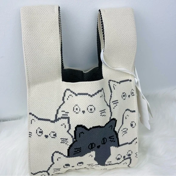 NWT Compact Stylish Essentials Handheld Bag - Fun for animal lovers - Picture 3 of 8